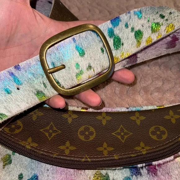 Keep It Gypsy Designer Crossbody Ivory Bumbag Calf Hair Leather Rainbow Foil - Picture 5 of 9